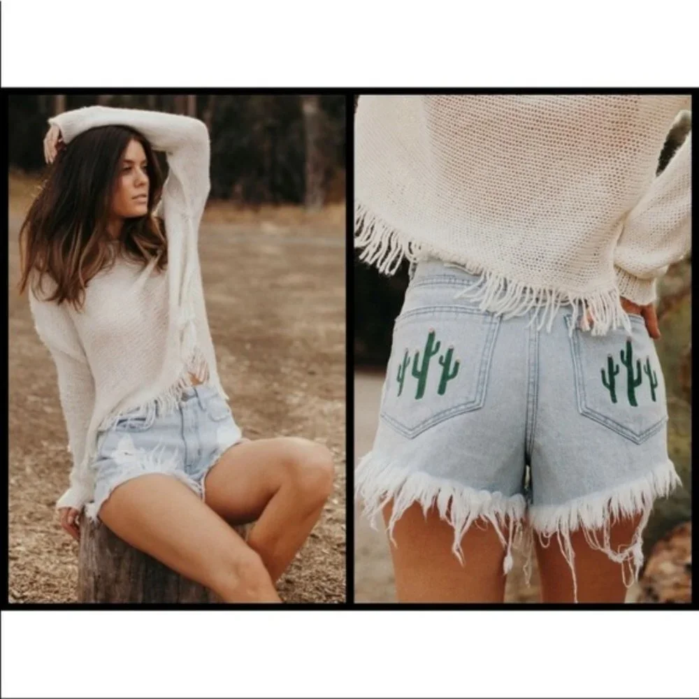 NEW Show me your Mumu Wyoming embroidered denim cut off jean shorts - Picture 2 of 8